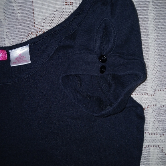 #065 Red Paint Black Plain Oval-Neck Shirt Size Medium - Picture 6 of 11